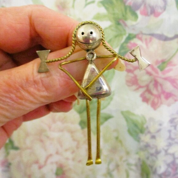 VINTAGE Sterling Silver Girl Brooch: Handcrafted 925 Mexico Figural Pin - Picture 3 of 14